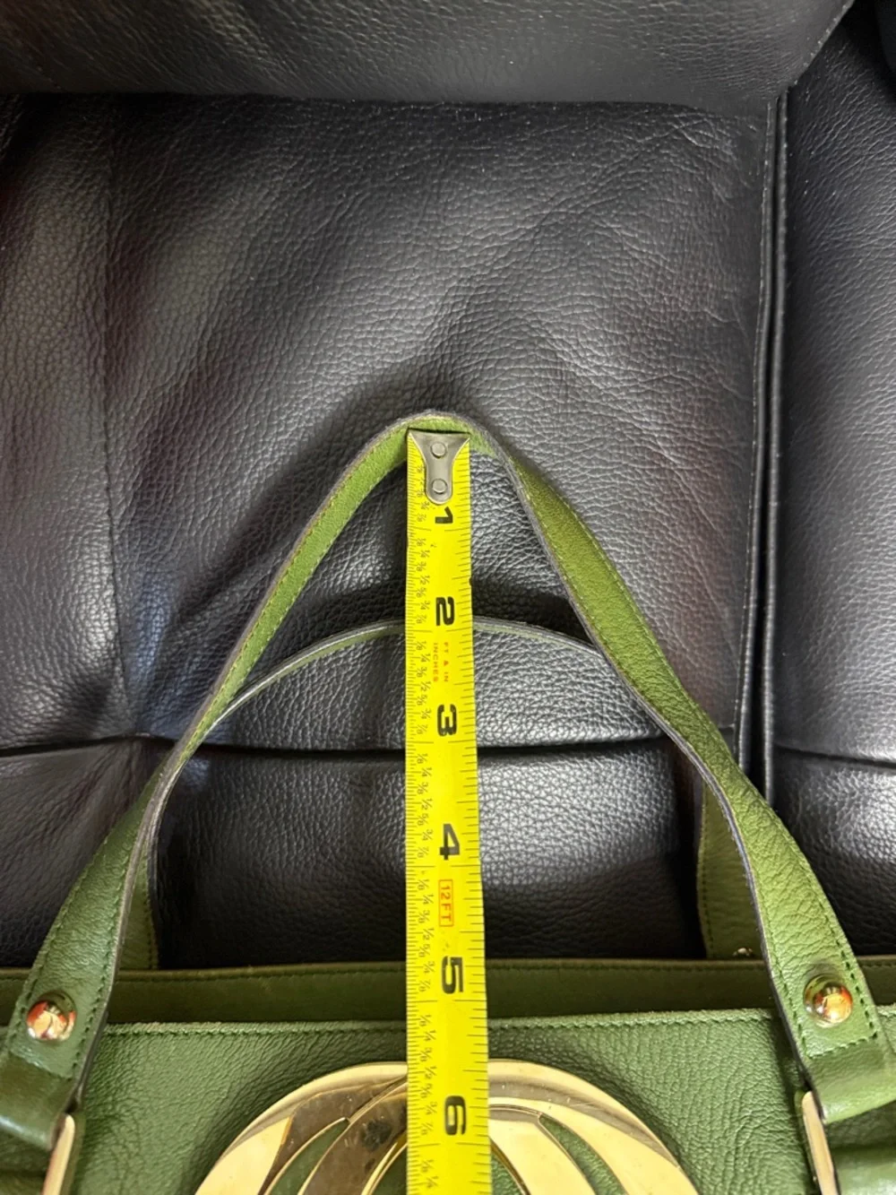 Gucci Kelly Green Leather Shoulder Bag with Gold Logo - Picture 14 of 16